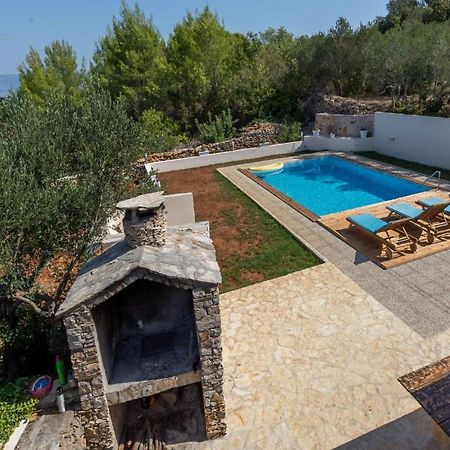 Holiday Home Antonija สตารีกราด ภายนอก รูปภาพ