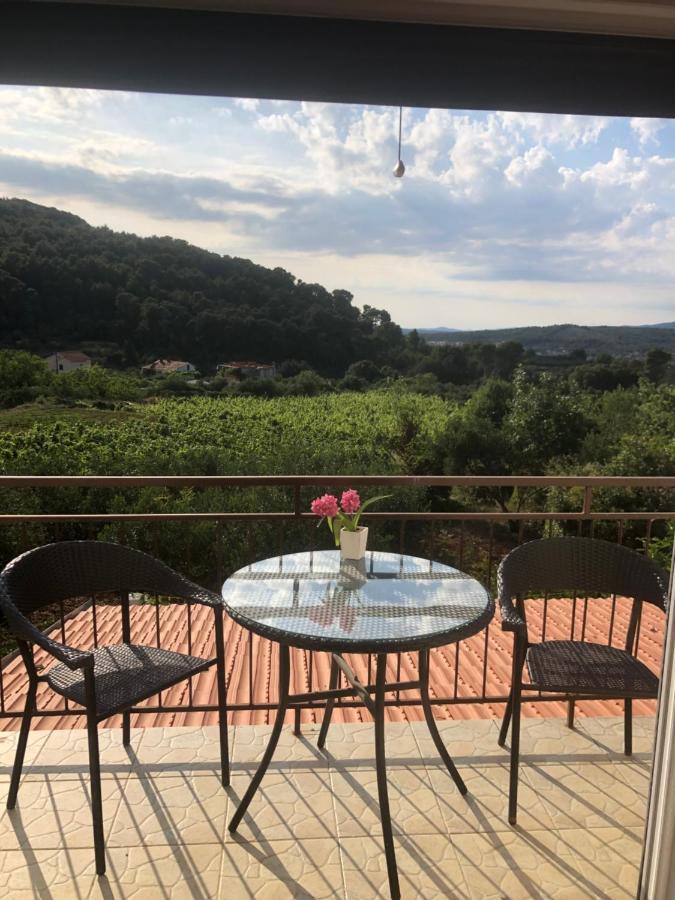 Holiday Home Antonija สตารีกราด ภายนอก รูปภาพ