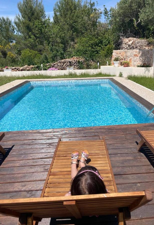 Holiday Home Antonija สตารีกราด ภายนอก รูปภาพ